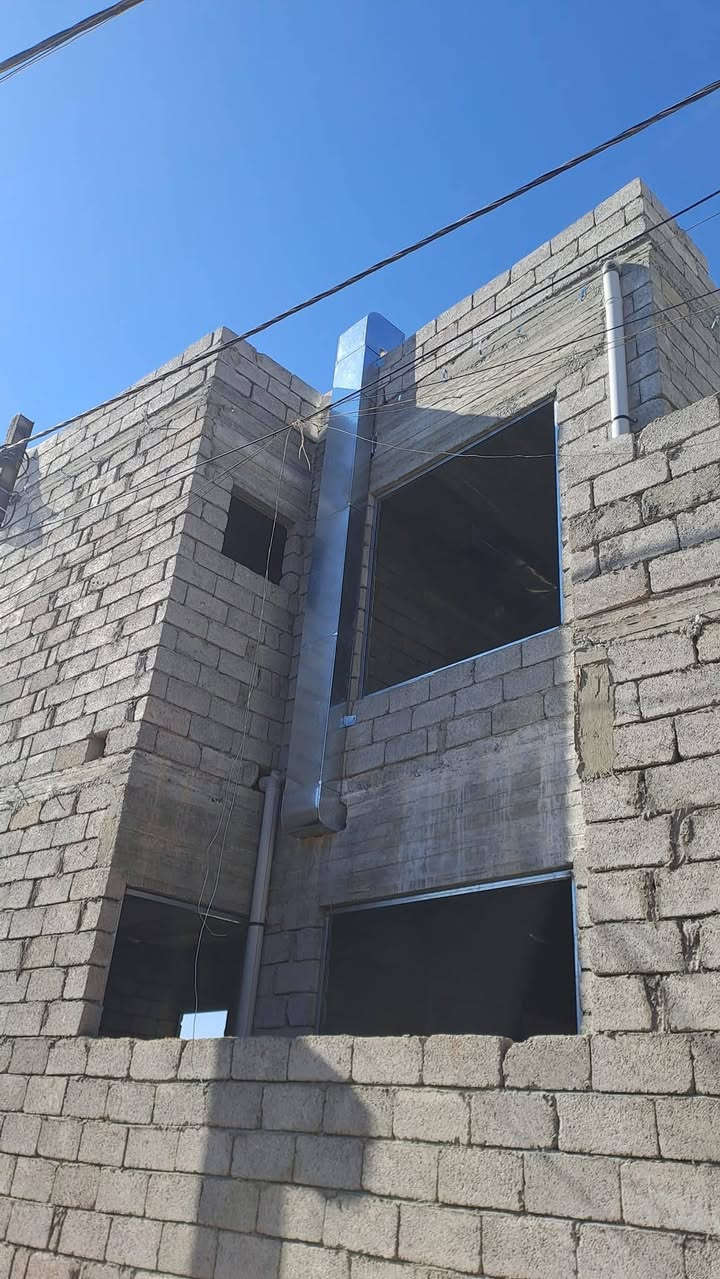 دكتات تبريد مركزي  مجاري هوائيه
شغل شرط هندسي وتوزيع الهواء بالتساوي وسليكون لمنع التسريب وتثبيت سيبورتات
#مهندسين #مقاولين #بناء #دكتات
***********
***********
