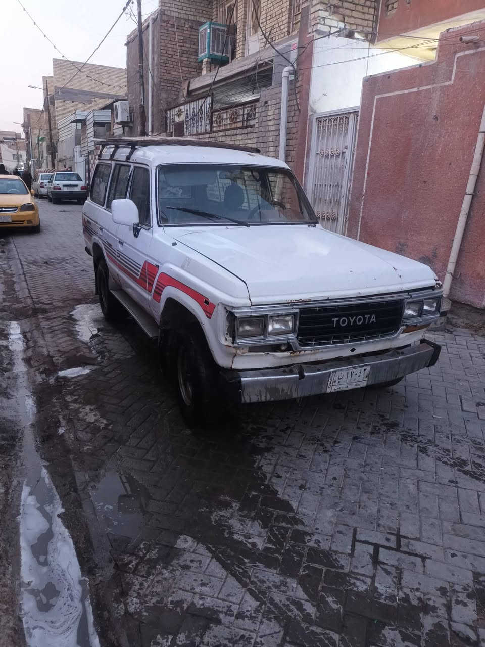 لاندكروز مكينه ففتي تلتالاف كير عادي جدد موديل 82رقم بغداد الماني تحويل ثاني يوم بكاني بغداد مدينة الصدر وليحب يخابر رقمي *********** وسعر 26ورقه وبيه مجال الطيبين
