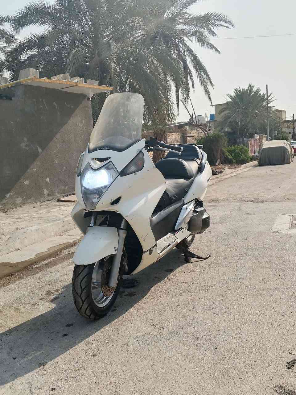 سلام عليكم شباب دراجه سلفر ونج دراجه خير من الله تايرات جدد كلجات بلادي منضومه زنون دراجه شلعه معدل خير من الله  دهن كله امزويه  دراجه بيه  ملحضات بلكفرات نضافت الكفرات 70/100  مكينه ممفتوحه بس القبق مال الملف مفتوح مبدل ملف بس  ولباقي. وعليه ادامه تنضيف جويترات ونوزلات دراجه نكره شوكت متجيه.  سعر خاص  مكاني بغداد مدينه الصدر رقمي *********** متواجد وتساب وعلى سمكارت واسف على الطاله
