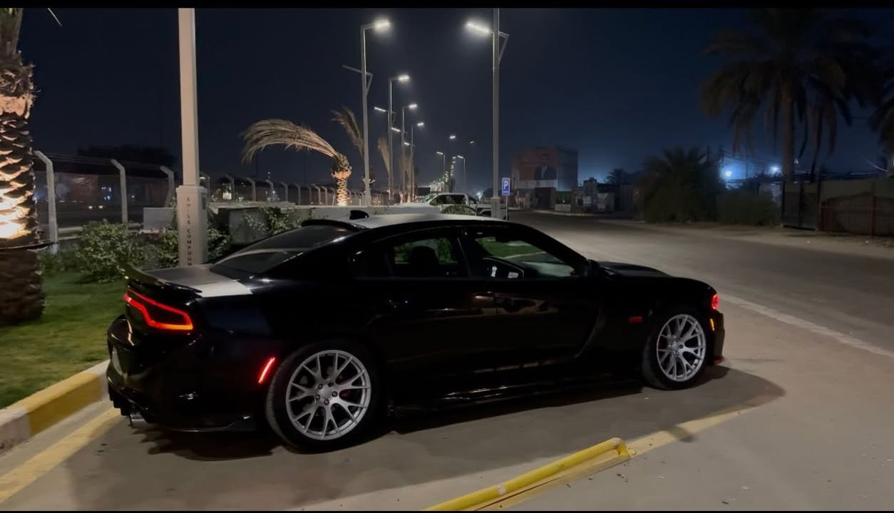 سلام عليكم 
جارجر موديل 17
RT. 5700
لون اسود مواصفات عاديه 
ماشيه 70تقريبن 
سياره حادثها حلو بدون دواخل قطعتين وبارد بيها 
رقم بغداد بسمي  تحويل ثاني يوم 
سعر 178
***********
