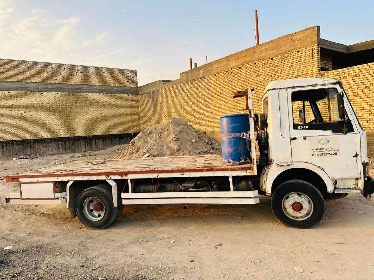 افيكو/2000 
السنويةلغاية/2027
الحمولة/4طن
حصة كاز يومية/75لتر
الطول/4,80م
محرك/4 سلندر سوبر
الكير/5نمر+خلفي بلاد
منظومة البريك /هواء دسك امامي بنز خلفي 
كلج/عنابير+سرقة هواء هينو 
محرك/كير/شاصي/بلاد
السعر/45وبيها مجال بعد المعاينة
مكان السيارة السماوة/الخضر
تفاصيل أكثر/*********** واذا مراوس حسب القناعة
