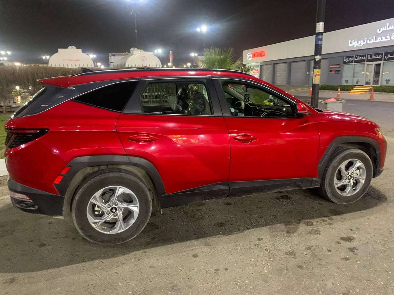 توكسان  2023
لون احمر 
محرك 2500 وارد امريكي فور ويل
ماشي 31 - الف ميل 

فور ويل، كشنات تدفأ، ابواب بصمه , بصمه تشغيل , تشغيل عن بعد , شاشه , تحكمات ستيرن , اشاير بالمري , مري شفط , بجم زينون
شحن وايرلس

 تبريد قطعتين , كرسي كهرباء , هندبريك بصمه , اوتو هولد , توقف ذاتي A ستوب , مانع انحدار , مانع انزلاق ,كامره خلفيه  , جنطه كهرباء , انضمه قياده .

حادثها جاملغ وبنيد حادث بسيط موضح بلسونار

السعر 197 ورقه
هاتف : ***********
