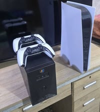 Ps5 فات جوستك عدد 2 يوبي اس جديد استخدام قليل  وكامل ملحقاته جهاز نظيف...
