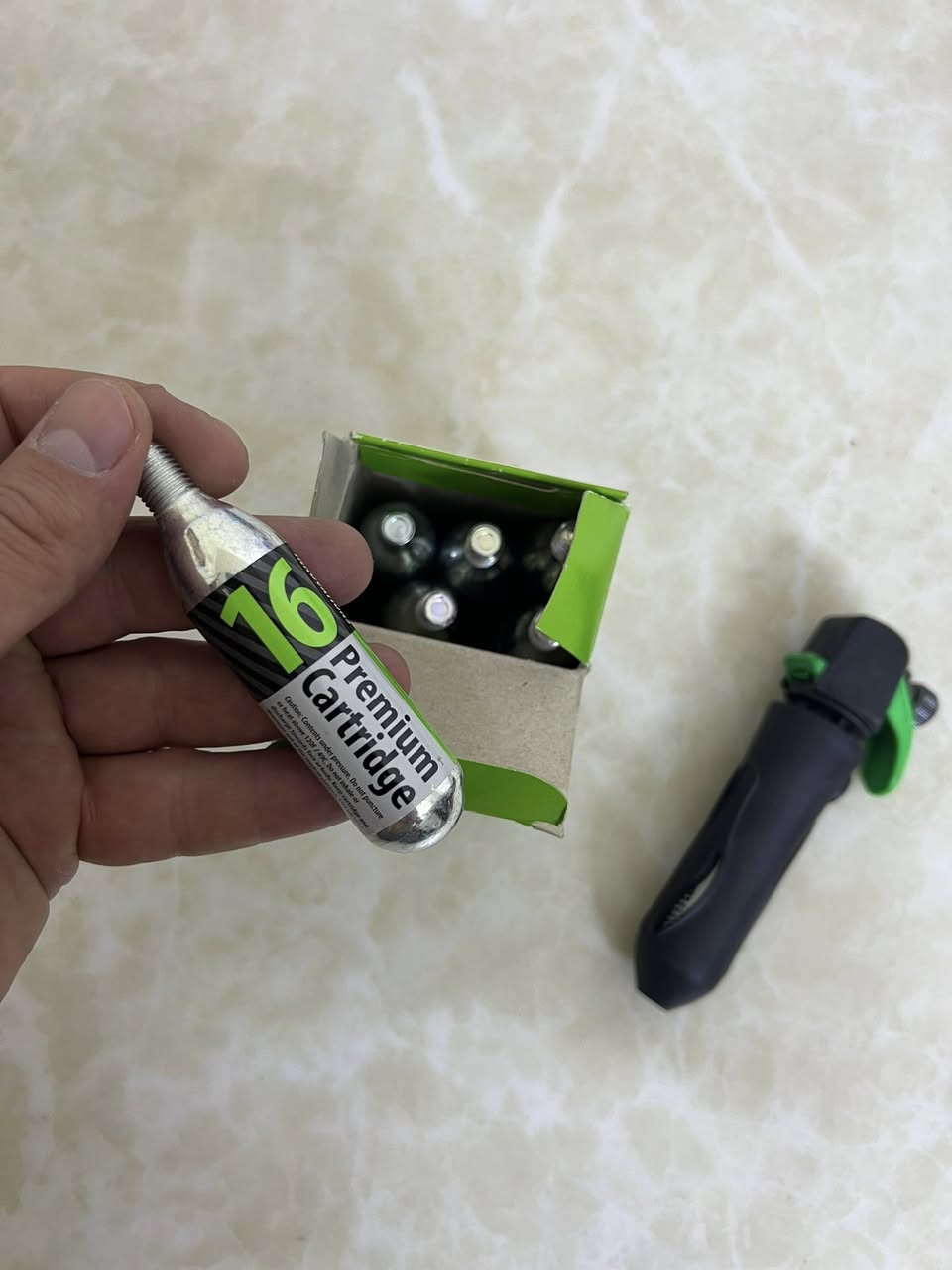 السلام عليكم منفاخ طوارئ السعر 35 الف العنوان بغداد الوزيرية قرب مستشفى العيون يوجد خدمة توصيل ***********
