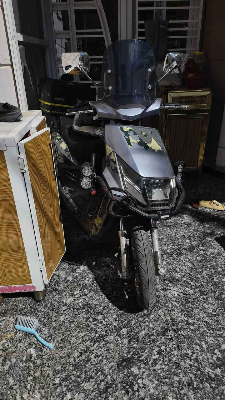 السلام عليكم سكنس شحن للبيع او المراوس حسب الرغبه
السلام عليكم سكنس شحن للبيع او المراوس حسب الرغبه 7 بطاريات دبل تمشيك شحنه الوحده 60 كيلو حقيقي عداده حقيقي بطاريات جديدة و ما تعبانه مصارلي هواي من شادهن بيه ديجي صوت عالي كلش و المشكلة البيه الوحيده القفايص مال جاملغ الامامي مكسورات و ماعرف الحمهن هنة بلاستك و موجود الجاملغ بالبيت
السعر مليون للبيع او المراوس بسكنس او غيره بس شويه اكبر
العنوان بغداد البياع
الرقم ***********
