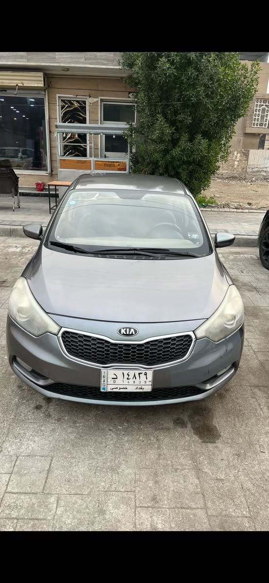 كيا سيراتو 2015
السعر 122 دفتر و 22 ورقة وبيها مجال
بغداد
محرك 1600
مواصفات السيراتو المعروفة
شاشة كاميرا
تحكم مراي
تحكم ستيرن
السيارة جداً نظيفة
مكفوله عدا شبر بارد بالباب
مكان السيارة بغداد
رقم صاحب السيارة
***********

إ
