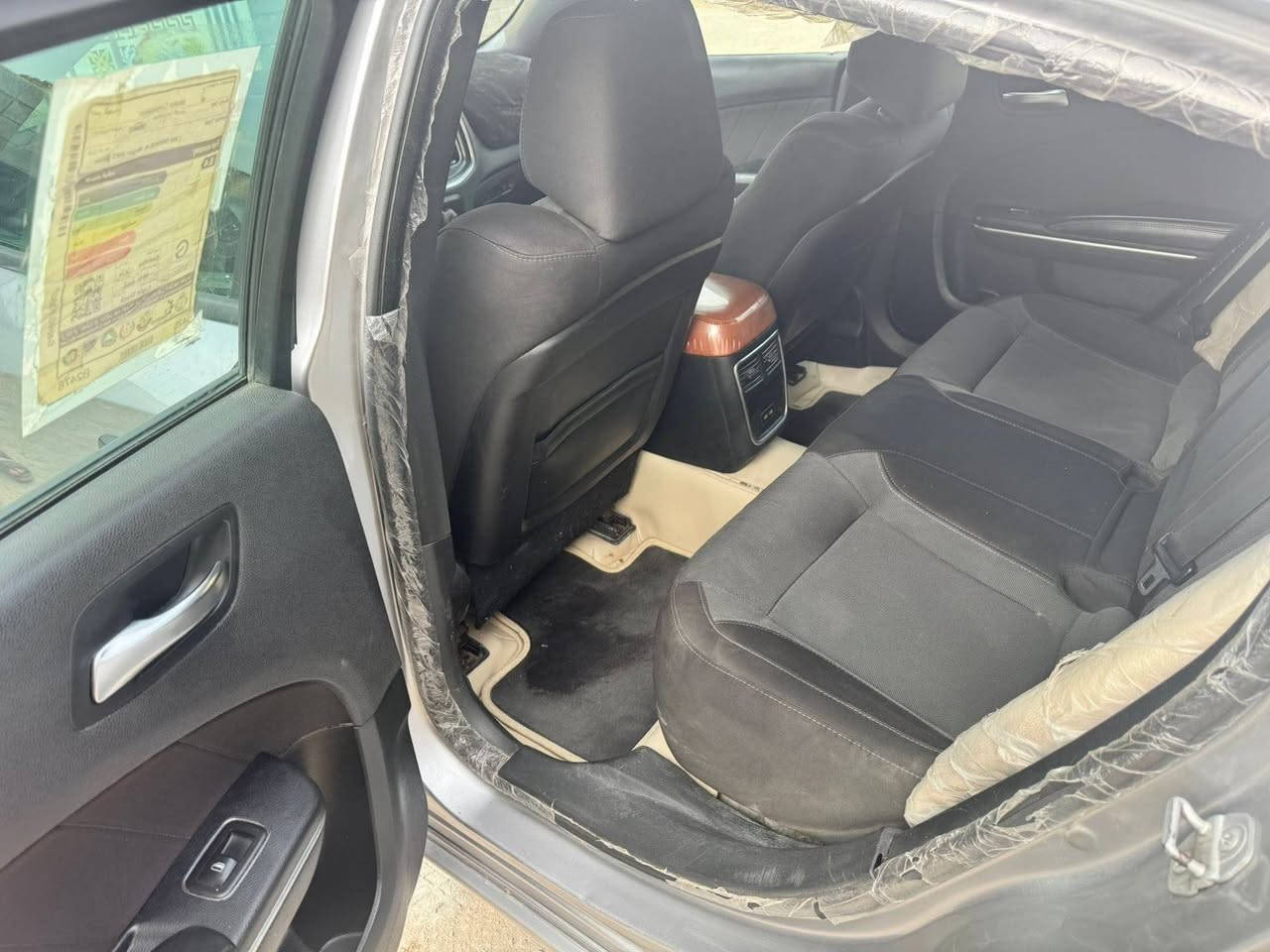 جارجر مديل 15 كندي كفاله من الضربه والصبغ بيه فقط  قليل 
تخم تاير كير مكينه كفاله شاشه كبيرة مكان سياره بصره قضاء القرنه بني منصور ***********
