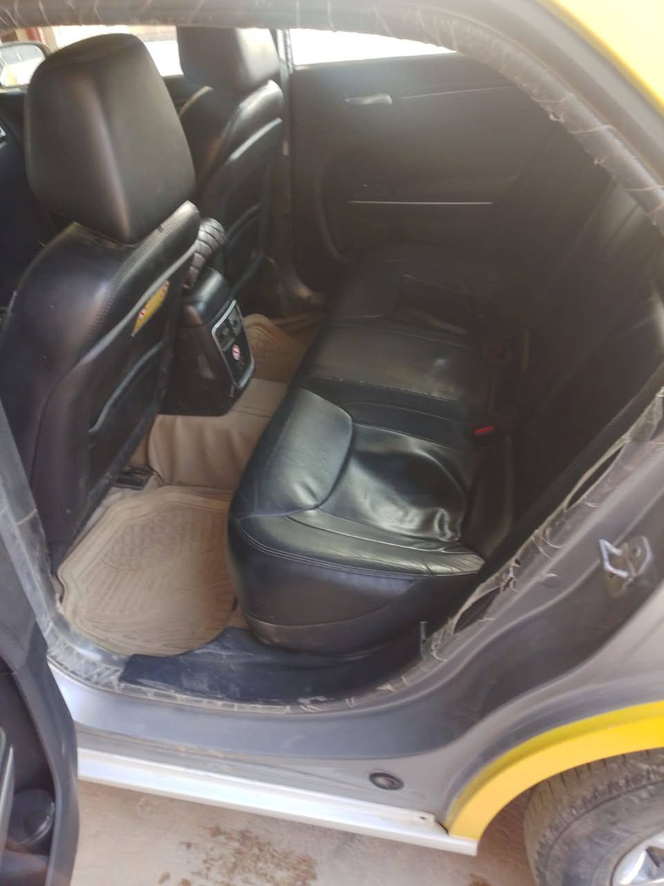 سلام عليكم ورحمة الله وبركاته عندي أوباما البيع موديل 15مرمزه18 مواصفات ترونك رقم  بغداد سياره جاهزه ماناقصي برقي واحد كير محرك حداديه خير من الله تجي تشوف وتقتنع وتاخذ سونار ثاني غير العندي كشانه تتفئه تبريد سياره جديده مرتبه حلوه حادث سياره خشم جاملغ والبنيد بدون دواخل ورباك مكان سياره بغداد ***********//***********
