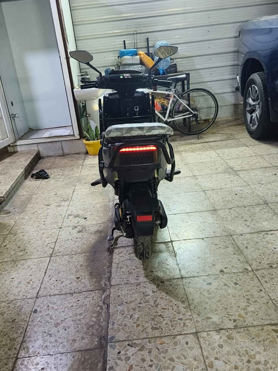 السلام عيكم دراجه شحن لبيع سعر650وبيه مجال بيه صوت  سبع بطاريات دبل ملف2407 امبير63 الموقع بغداد حي العامل شارع سبعه نيسان مقابيل حسينيت الائمه رقم التلفون ***********

