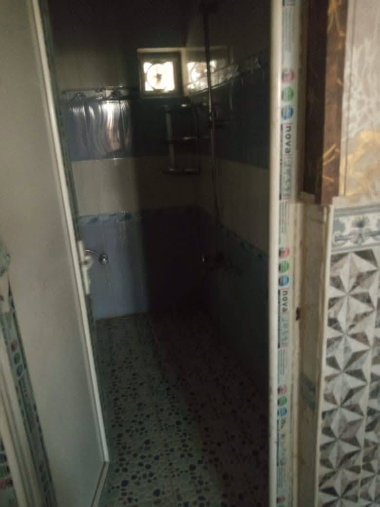 بيت للايجار على طريق جديدة قرب اسواق السجاد الاستفسار الاتصال على رقم ***********
