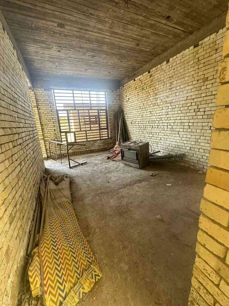 سلام عليكم بيت اللبيع المساحه 200متر موقع البيت دوانب 
مقابيل صورت سيد شارع حسن باتول 
شارع تبليط ماي وكهربا بلباب قاطين السعر والستفسارالنتصال 
عل رقم ***********
