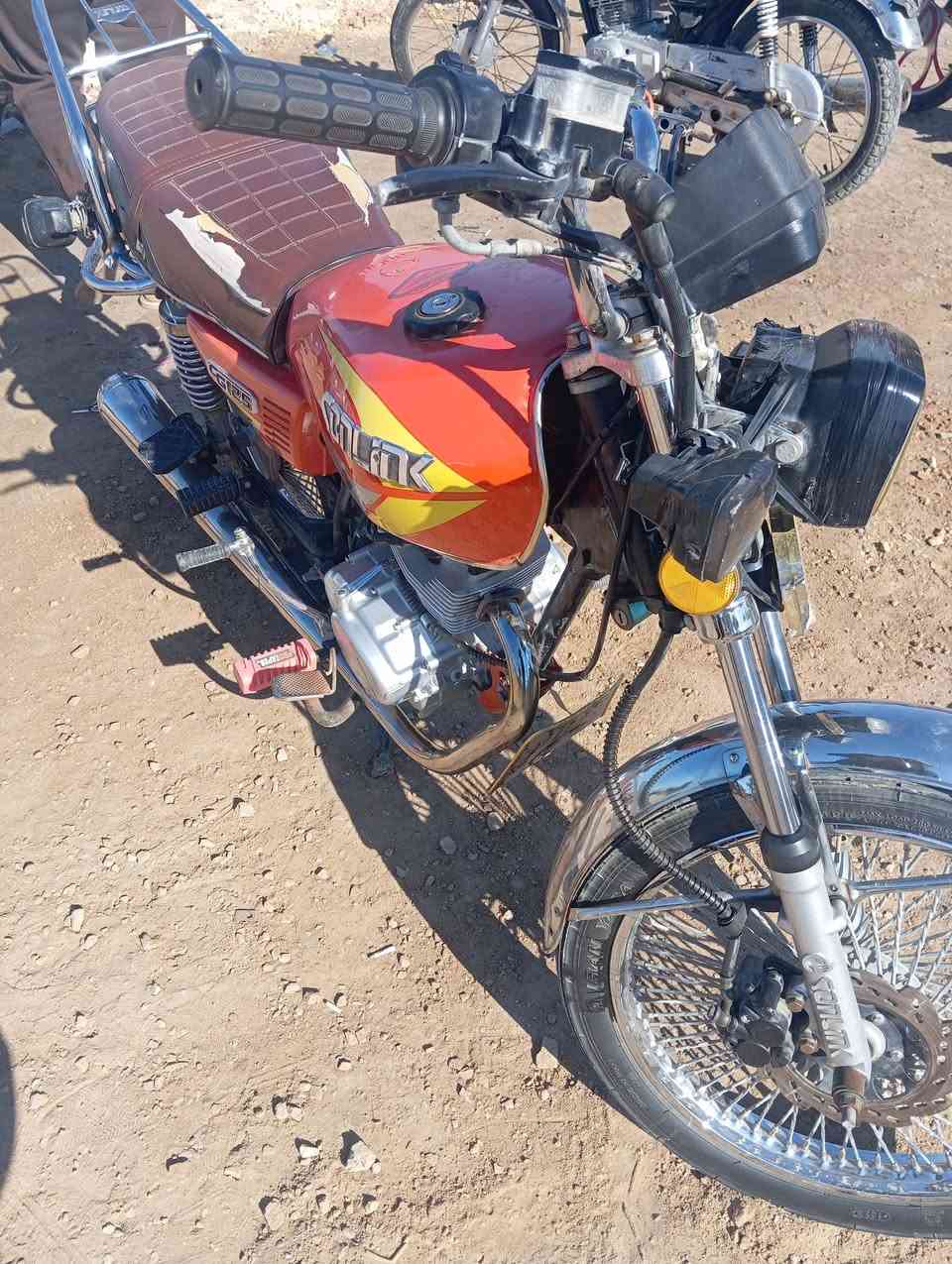 سكنر مكفول للبيع اوراق
السعر 725  وبيها مجال للشراي
الشراي  يراسل واتساب
0***********
