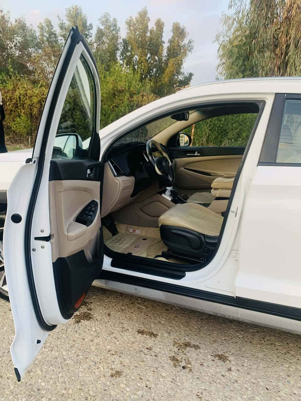 توسان كوري 18 ماشي 94k اتصال ***********
