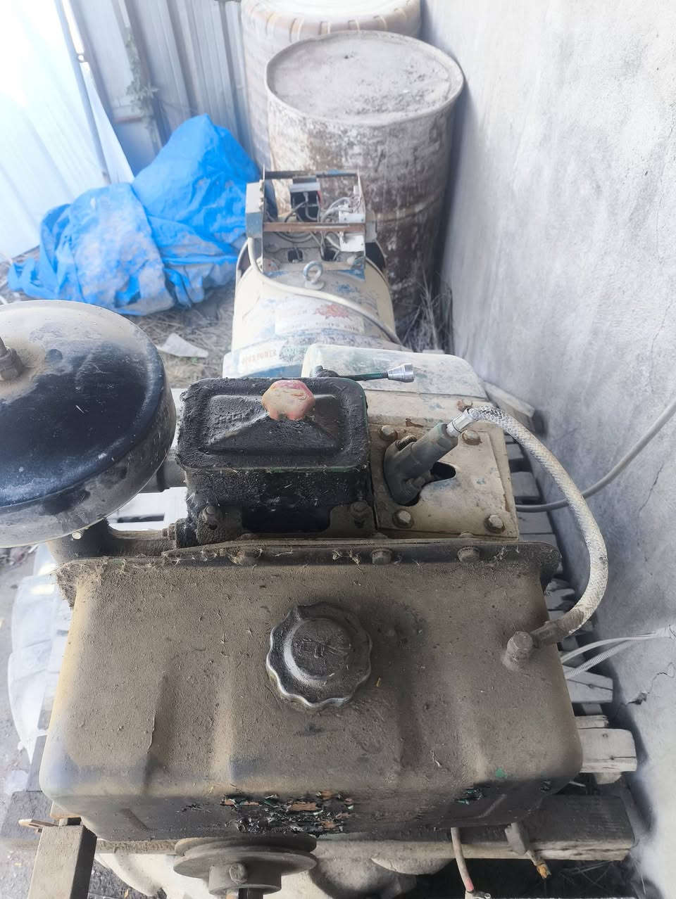 مولد هندي سلف وهندر
استعمال موسم واحد فقط غير مفتوخ مكفول 
40 امبير 10kv سنكل فيز
محرك 10 حصان نوع شاتك
شغال وجاهز
هندر + سلف
السعر 1.350.0000 مليون وثلاثمائة وخمسون الف
العنوان بغداد . اليوسفيه ***********
