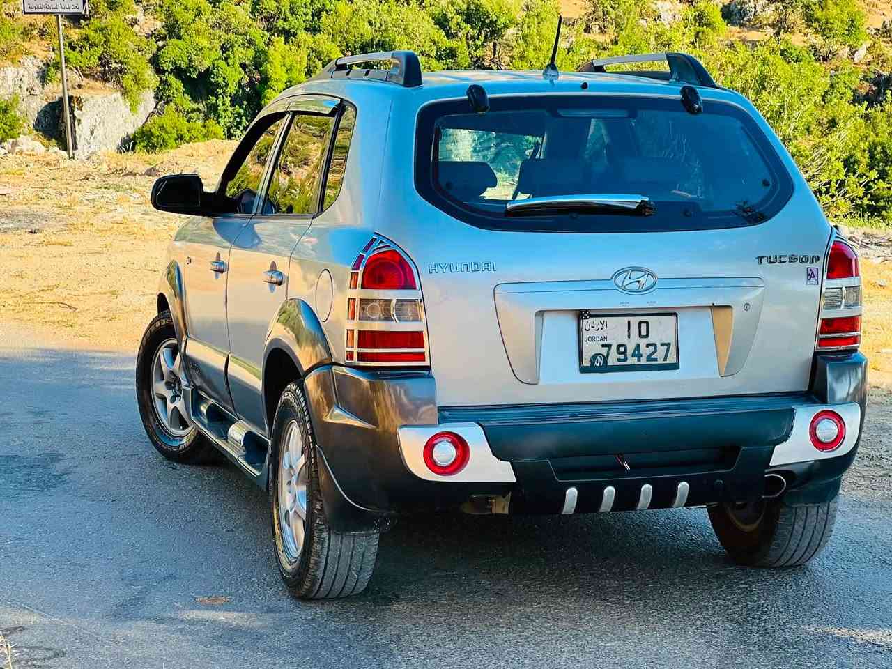 🔥 هـيـونـداي تـوسـان 2006 | فـور ويـل | أوتوماتيك 🔥
HYUNDAI TUCSON 2.0 4WD

🚀 من أنظف سيارات التوسان المعروضة حالياً – قوة، اعتمادية، وجاهزة للاستخدام مباشرة 🚀

✨ نظافة ممتازة + حالة ميكانيكية قوية + استخدام محترم ✨

💰 السعر: 4700 قابل للتفاوض بالمعقول 💰

⸻

⚙️ المحرك والأداء:
🔹 2000 CC
🔹 بنزين
🔹 قير أوتوماتيك
🔹 فور ويل (4WD)
🔹 محرك قوي وأداء ممتاز على جميع الطرق
🔹 إقتصادية جداً بالبنزين بتمشي أكثر من 150 بالتنكة

⸻

🎨 الشكل الخارجي:
🩶 لون سلفر مميز
🖤 جنطات ألمنيوم أصلية
🔹 عتبات جانبية أصلية
🔹 ريل سقف
🔹 شكل رياضي ونظيف

⸻

🚘 المواصفات والإضافات:
✔️ أوتوماتيك
✔️ فور ويل
✔️ زجاج كهرباء
✔️ مرايا كهرباء
✔️ جنطات ألمنيوم
✔️ سنتر لوك
✔️ غرفة نظيفة ومرتبة
✔️ ترخيص تقريباً سنة كاملة

⸻

🛠️ الحالة والصيانة:
✔️ ماتور 2000 CC راكب جديد فحص
✔️ قير راكب جديد فحص
✔️ دهان بحالة ممتازة جداً
✔️ كوشوك بحالة ممتازة جداً
✔️ مصان بالكامل
✔️ شغل وامشي بدون أي مصروف
✔️ لا يوجد أي صوت أو طقّة نهائياً
✔️إمكانية طي المقاعد الخلفية لزيادة مساحة التخزين
⸻

📋 الفحص:
🔹 ضربة راس
🔹 جيد
🔹 جيد
🔹 جيد
🔹بدون ملاحظات مهمة الملاحظات العادية
🔹 الفحص متوفر للجادين

⸻

🌟 سيارة قوية واعتمادية، مناسبة للمدينة والسفر والطرق الجبلية، ومجهزة بالكامل للاستخدام اليومي.

📍 الموقع: عجلون

📞 للتواصل: 0779374825 – هاشم خرابشة

🔥 يا بتلحق يا ما بتلحق
🔥 التوسان من أكثر السيارات اعتمادية وقوة في فئتها
🔥 السيارة تستحق المشاهدة والفحص


**إذا كنت صاحب هذا الإعلان وتريد حذفه لأي سبب، رجاءا أرسل رسالة إلى الدعم الفني**