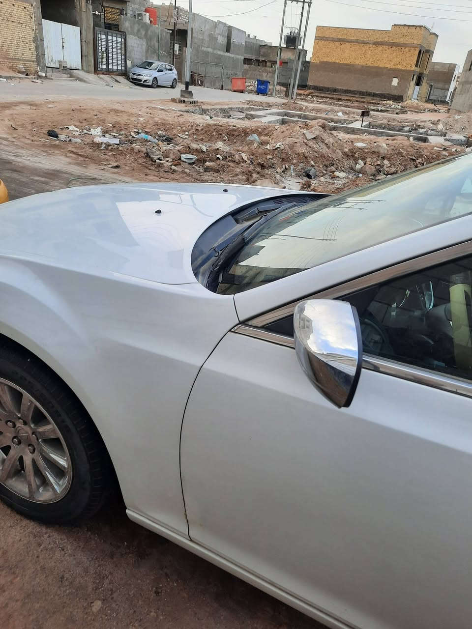 سلام عليكم .
سيارة اوباما للبيع موديل ٢٠١١ بصرة رقم دولي تحويل ثاني يوم محرك ٣٦٠٠ كندي بيها صبغ مكانات صغيرة
كشنات كهربائية
تبريد امامي وخلفي 
السعر ١٤٥ وبيها مجال
بصرة الصالحية رقم الهاتف ***********
