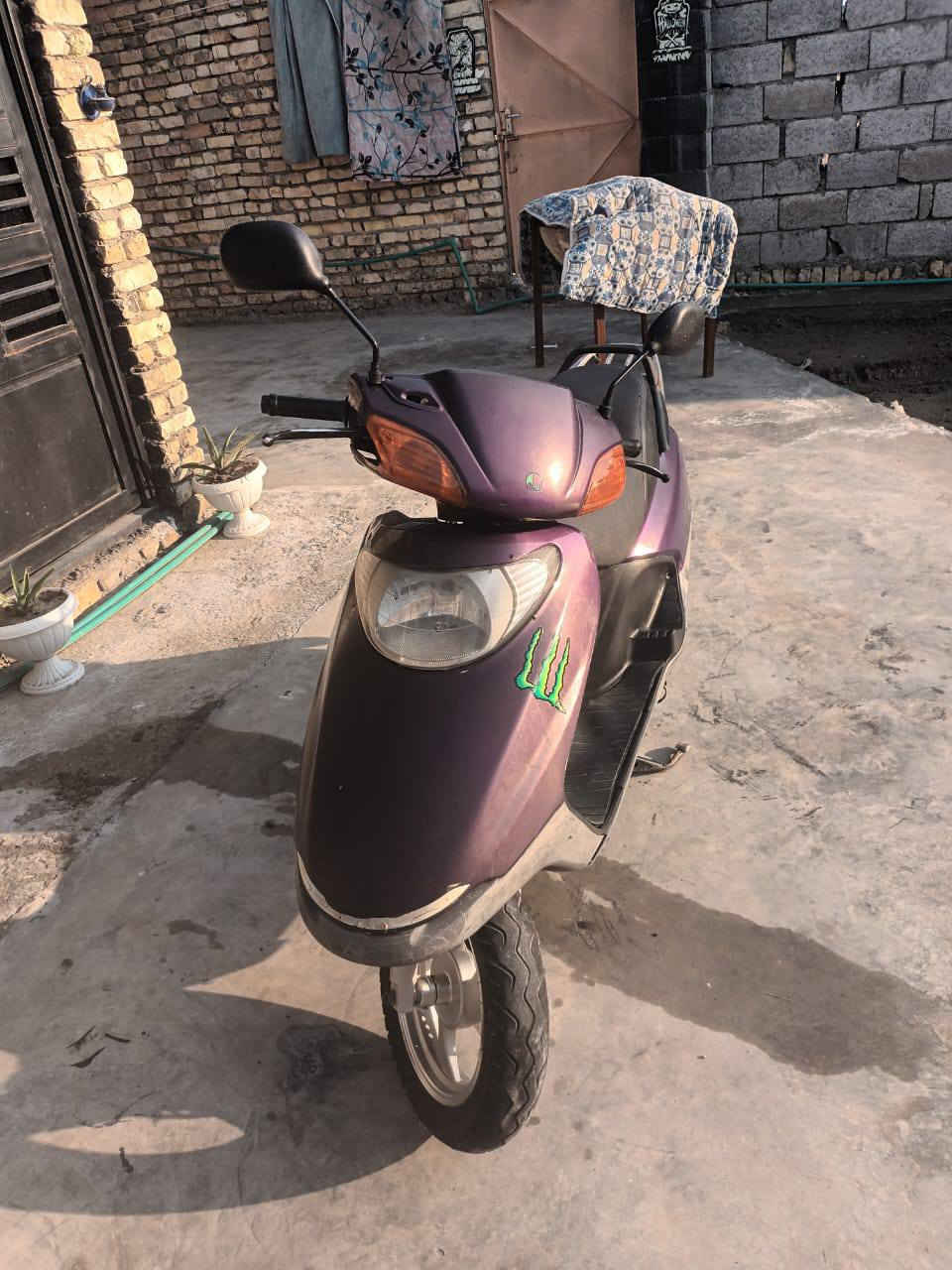 سلام عليكم دراجه سبيسي للبيع نضيفة مكينه ناعمه نقص فقط هندر كلشي شغال السعر 350 بيها مجال قليل العنوان سبع قصور رقم ***********
