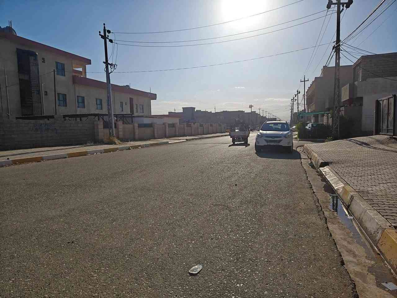 #دار للبيع 100متر مربع 10×10
#الموقع: حي العسكري 77 شارع 20 مقابيل المستوصف والجامع الجديد
#السعر:  80مليون 
#للأستفسار الاتصال بالرقم ***********
أو مراجعة فروع مكتب النسور 
#الفرع #الأول في حولي حي العسكري قرب قاعة بسطاملي
#الفرع #الثاني سايدين كوباني  عبور جسر النداء
