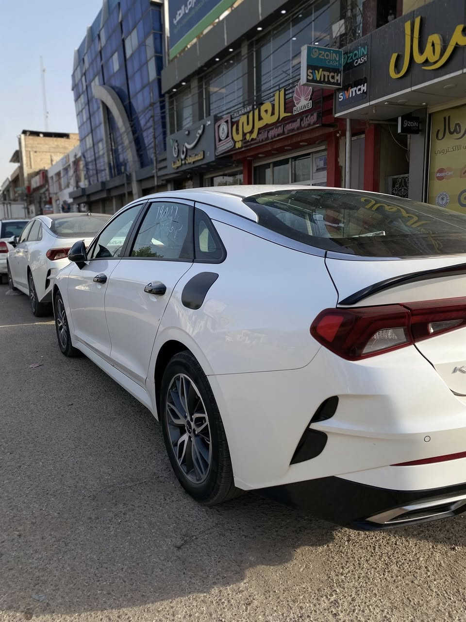 K5 موديل 2022
وارد كوري محرك 2000 اصل بانزين 
كير ماوس At المرغوب 
4وضعيات قياده 
اوتو هولد 
تحديد مسار 
مثبت سرعه 
كشنات + استيرن تدفئه 
سايد بريك بصمه 
تبريد قطعتين 
رادار امامي 
حساسات خلفيه +كامرا 360
قياده ذاتيه + بريك ذاتي 
شاشه
كشنات جلد داخل اسود 
السياره فول بطن ماعدا البصمه والبنوراما ماشيه 44الف كيلو مو ميل 
رقم بابل بأسمي الانكليزي 
السياره داخله كفاله 
اهنا بلعراق بيها جاملغ عكس السايق امامي تبديل فقط…وبارد بابين  سونار موجود عندي 
مكاني النجف 
واتساب ***********
اتصال *********** 
السعر 180وبيها مجال
