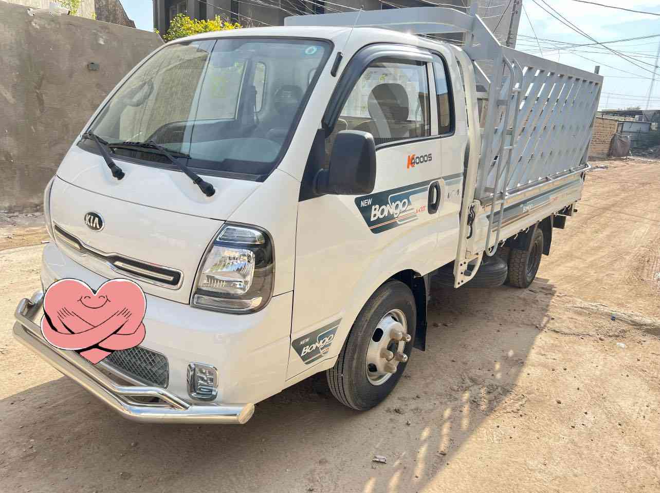 سلام عليكم 

كيا فحل موديل 2022 

اللون ابيض 

مواصفات 22 معروفه 

ماشيه 7000 كم يعني زيرو 

رقم إنجليزي جديد 18 بابل 

المكان السياره / بابل الحله 
للاستفسار على هذه الرقم / ***********@
