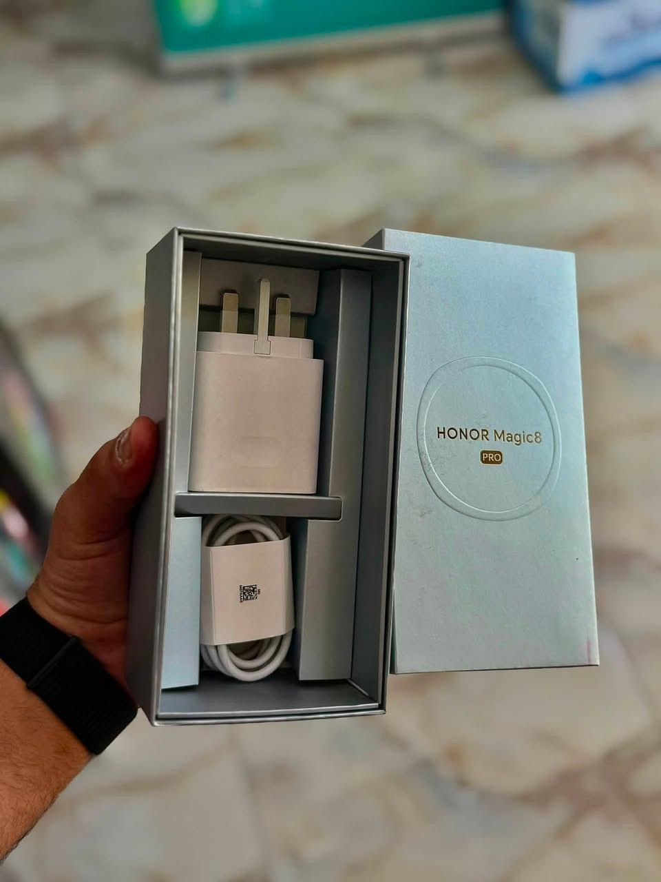 HONOR Magic 8 Pro
مستخدم 15يوم الجهاز جديييد مع كامل الملحقات

ذاكره 512 
مع كامل الملحقات والهديه 
مكاني نجف شارع المجمعات 
***********
1200
