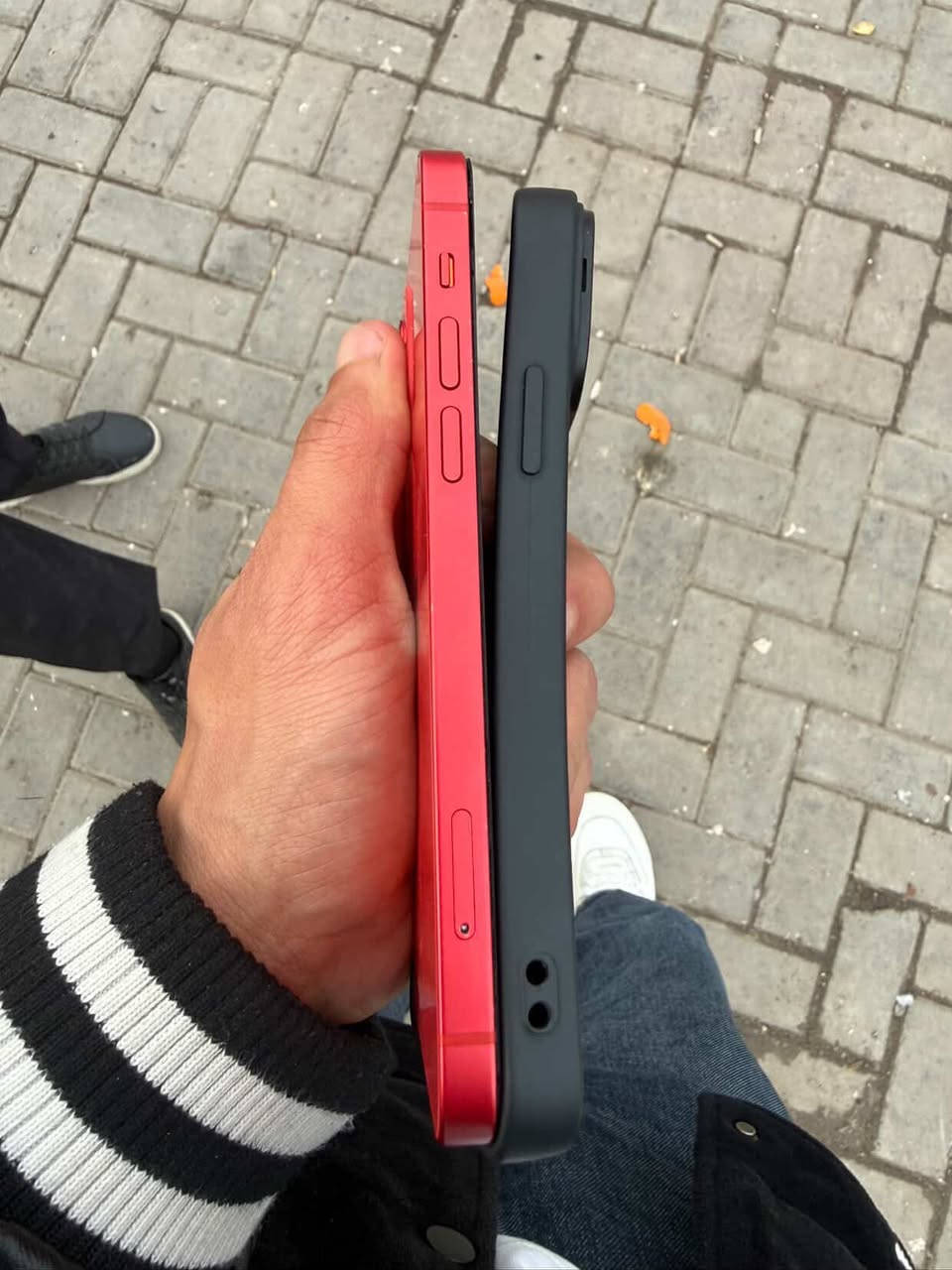 آيفون 12 لون أحمر مميز ذاكره 128 مبدل فقط كلاسه مال شاشه وبطارية تفصيخ مال شركه تقرء نسبه 84  باقي الجهاز مكفول ع فحص الجهاز زلغ واحد مابي كلش نظيف سعر الجهاز 270 وبي مجال بسيط  العنوان بغداد المنصور رقم *********** وبي واتساب
