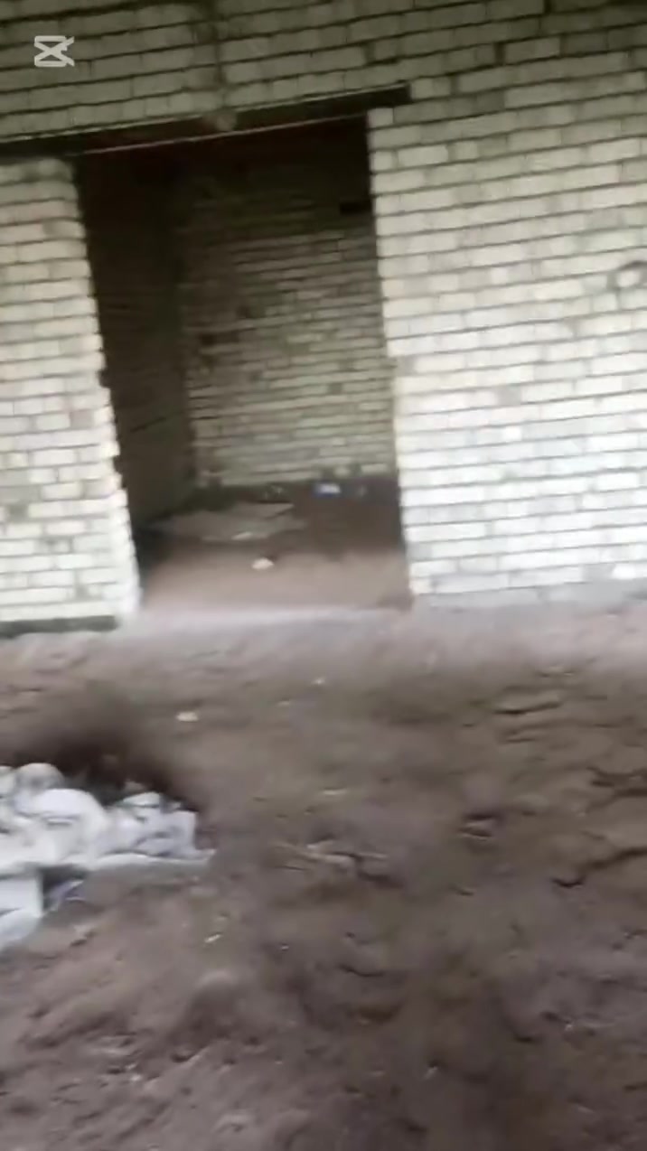 بسم الله الرحمن الرحيم.
     فرصة لا تعوض لمتلاك شيء جميل وهادي ومنظر زراعي في ارض الطهارة والقدسية ارض الحسين 
 فرصة لا تعوض ومسافة كلش قريبة عن مرقد الامام دونم للبيع المساحة 2500 متر يحتوي بيت بناء 250 متر البناء هيكل يحتوي على استقبال كبير و سويد عدد اثنان وحمامات داخلية وهول كبير واستقبال وصالة ومطبخ كبير موسس ماء ومجاري كامل مثبت حدود الدونم بسياج بيارسي ومثبت في الطابو الحدود سند 25 مسجل بسمي يحول بسم المشتري الموقع كربلاء -منطقة الدويهية خلف المعهد الفني خمسة كيلو متر ويبعد عن مركز المدينة 15 كيلو متر يصلح سكن او منتجع سياحي يحتوي على نهر جاري طول فصول السنة للري الزرع الأرض خصبة وصالحة للزراعة رقم المالك

(***********)
