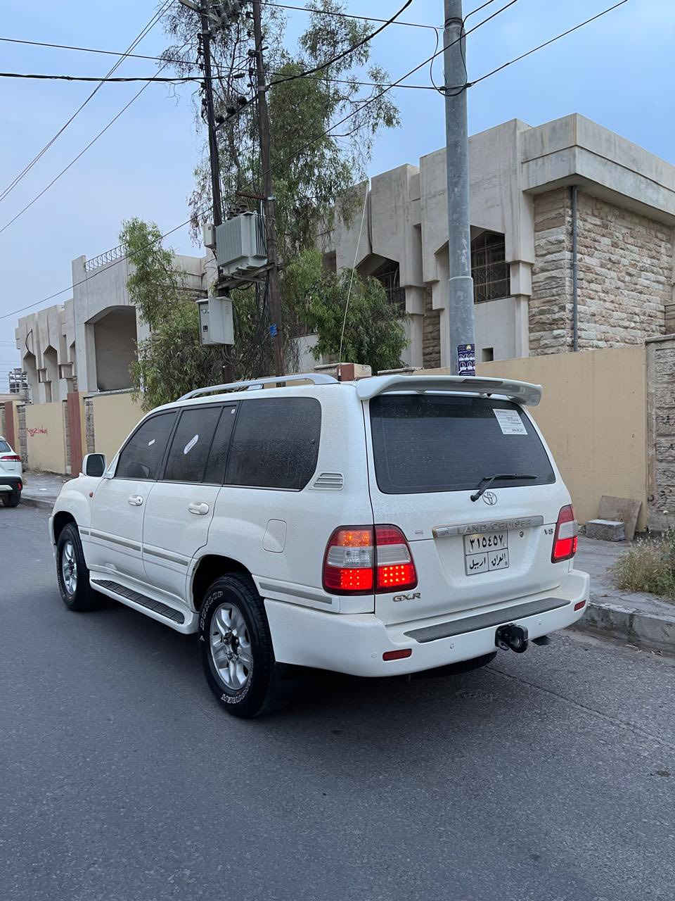 تویتا لاند کروز ٢٠٠٧
شهر ٧ قبات موصفات بدون صبوغ 
بس شويه تعديل لون ابيض صدفى مكينه مفتوح 
١٧٠٠٠٠كم حقيقى رقم اربیل شمالیە
تحویل و وکالە بشرط  

سعر ٢١٢ ورقه و مجال
0750 202 12 15
