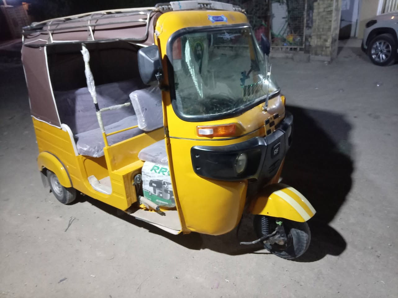 السلام عليكم تكتك للبيع موديل 18 مكاني بابل القاسم التكتك جاهزه من ايدي كبل لشارع مكينه عشرين اكسن جديد تكتك ما ناقصه برغي سعره 4/500 اربعه مليون ونص وبيه مجال قليل للشراي يتصل *********** وبي خير ويدلل
