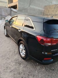 سورنتو2020  محرك 2400 جديدة السيارة بسمي رقم بغداد الجديد ماشية 45 حاد...