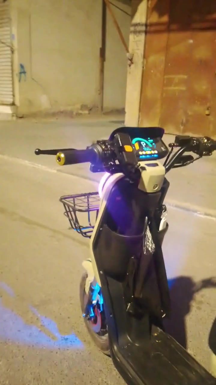 دراجة ار تسعه 5بطاريات 32امبير ويلني وشاحنه ويلني بيها سويجين وكارت 2 و بصمه دراجة اخت الجديدة عواني البصره ابو الخصيب البهادريه رقمي ***********
