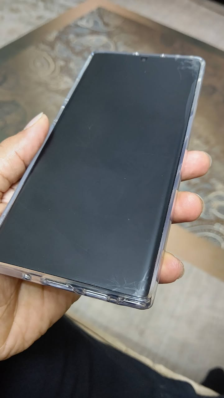 سامسونك نوت 10 بلس بيه عده فطور بشاشه 
مراوس بايفون او بيع 175 وبيه مجال مكاني بغداد ***********
