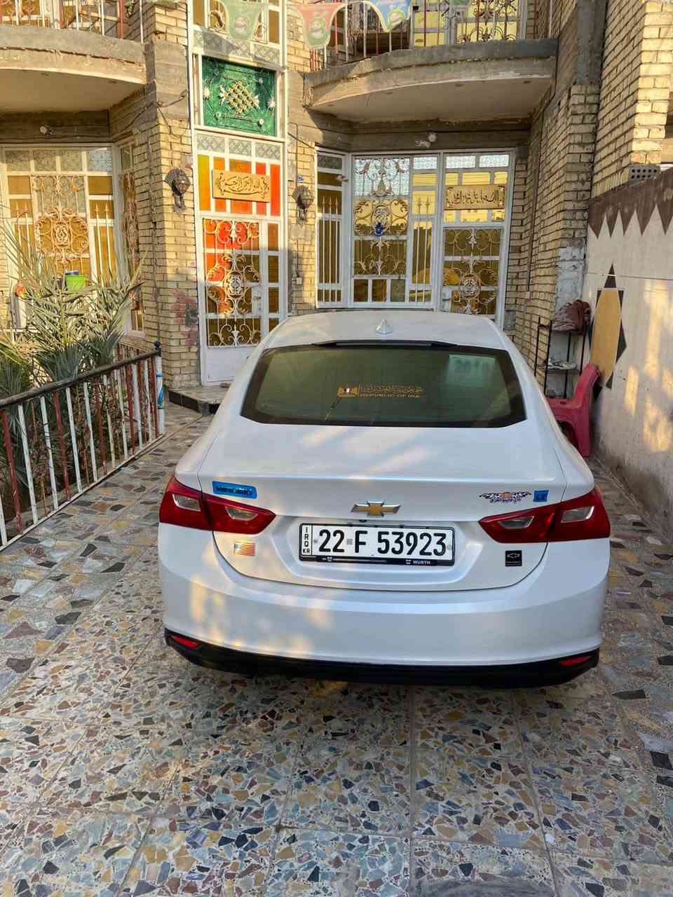 سلام عليكم من رخصه الادمان : 
سياره : ماليبو MALIBU /  LT
موديل:  2017 
ماشيه :140 K
حجم محرك : 1500 تيربو  لمرغوب  + كير 6 نمر 
لون:  ابيض صدفي 
 ضرر سياره : مذكور بلسونر  
تخم تاير جديد  ✅
صدر امامي جديد ✅
صدر خلفي جديد ✅
قطعتين تبريد امامي و خلفي  + تبريد ثلج  
سياره ما بيهه اي نقص كامله ✅
مواصفات : 
1️⃣: ويل حجم 17 انج 
2️⃣:  حساس اطارات 
3️⃣ : مثبت سرعه تفاعلى 
4️⃣: شاشه معلومات :حساس  ضغط دهن و حساس اي بي اس حديث 
5️⃣:لايت امامي عدسه  + لايت ا نضام اوتو + بوجكترات لد  ابيض 
6️⃣بك لايت خلفي لد 
7️⃣:  سياره 6 بصمات : بصمه تشغيل + 4 بصمات ع لأبواب  + بصمه جنطه  ونضام  فتح و غلق ذكي 
8️⃣: كشن سائق كهربائي بل كامل 6  وضعيات حركه مختلفه 
9️⃣:سياره  نضامين قياده : ايكو و عادي 
🔟: شاشه وسطيه حجم 9 انج + كامره خلفيه دواره بلاديه  
11:    نضام أوامر صوتيه بل ستيرن يعني حاكيه اتصال 
12:  اوتو ستوب : Stop  نضام توقف ذاتي 
13: نضام مانع انزلاق حديث 
14  أناره محيطيه لدات داخليه بل  أبواب الاماميه + لدات بدشبول  
15 : مرايه اوتو  تعتيم ذاتي 
نضام سماعات 🔊 دمام سماعات عدد 6 
16 ابرباكات أماميه 2  + ايرباك جانبي بل تكمه مال باب عدد 2 + ايرباك مقاعد أماميه 2   يعني (6)ايرباك
الاتصال او واتس (*********** - ***********)
