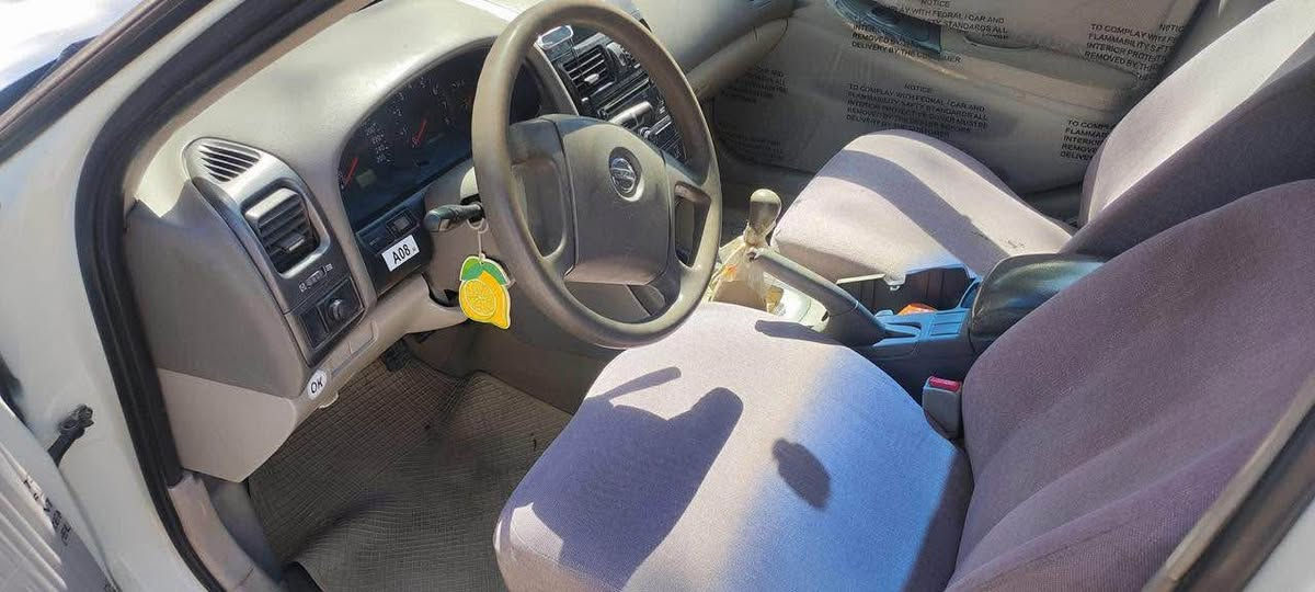 سلاوی خواتان لێ بێت 
نیسان ماگزیما مۆدێل ٢٠٠٢ 
ئارم هەولێر گێر عادیە
٣ پارچەی بۆیاغە 
بۆنیت و چەمەلەغ و دەرگای سەکن
سەیارەکە  بێ مەسرووفە ٤ جام کارەبایە و مەکینە ٣٠٠٠ 
تەبریت و گەرمی بە شەرت 
مالی دۆستە 
بە شەرتی گێر و مەکینە 
ئارمەکەشی بە شەرت
***********
***********
جوابی کۆمێنت نادەمەوە
نرخی 56  مەجال بشدار, السليمانية
