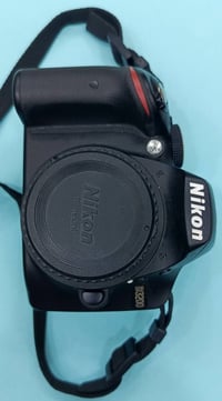 كاميرا نيكون 3200 نضيفه استخدام شخصي  للبيع  #للبيع_بسعر_مناسب للتواصل...