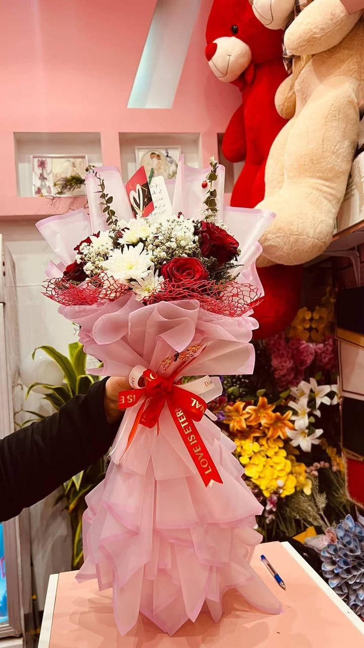 للورد الف قصه. وحكايه
الأهداء الاهتمام والحب الصداقه اللالفه المحبه صله رحم تأدية الواجب كلشي اله بوكي ولون وتنسيق وتعبير شكل يمنا وجهز حسب الطلب وع ذوق الزبون نا رئيك بأدق التفاصيل لون الورد العدد والغلاف والكتابه الكارت جرب بنفسك واحكم  بغداد نفق شرطة حي حطين شارع زويني للحجز والاستفسار ***********   متوفر واتساب
