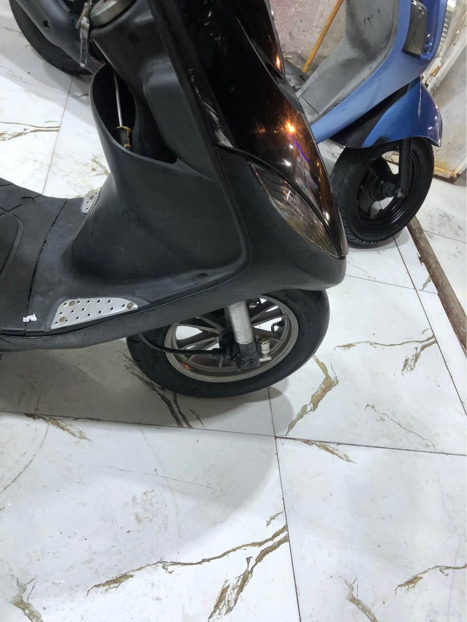 متوفر ماكس عدله كفاله من كلشي 
دراجه حاويه ملاحضه الشراي يجيب ويا فيتر ويفحص 
عنواني بصره تنومه شارع الاطفاء
*********** البصرة, العراق
