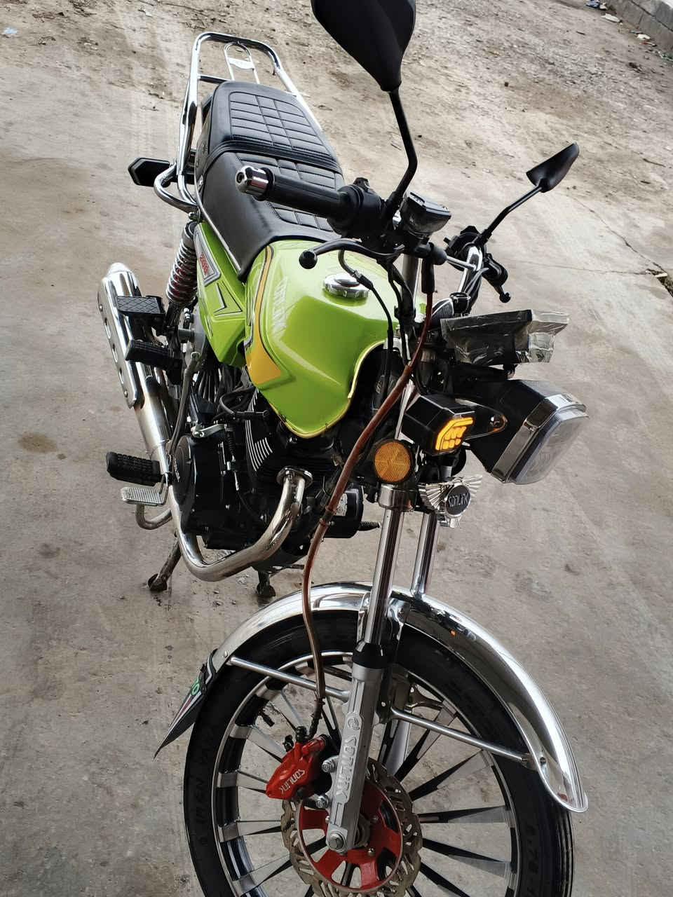 السلام عليكم للبيع دراجه 25مفلوه كامله دراجه حلوه ونضيفها منفيز بيها بصمات شغله دراجه كامله مكمله مكان الدراجه سامراء السعر 800وبيها مجال للشراي الستفسا***********
