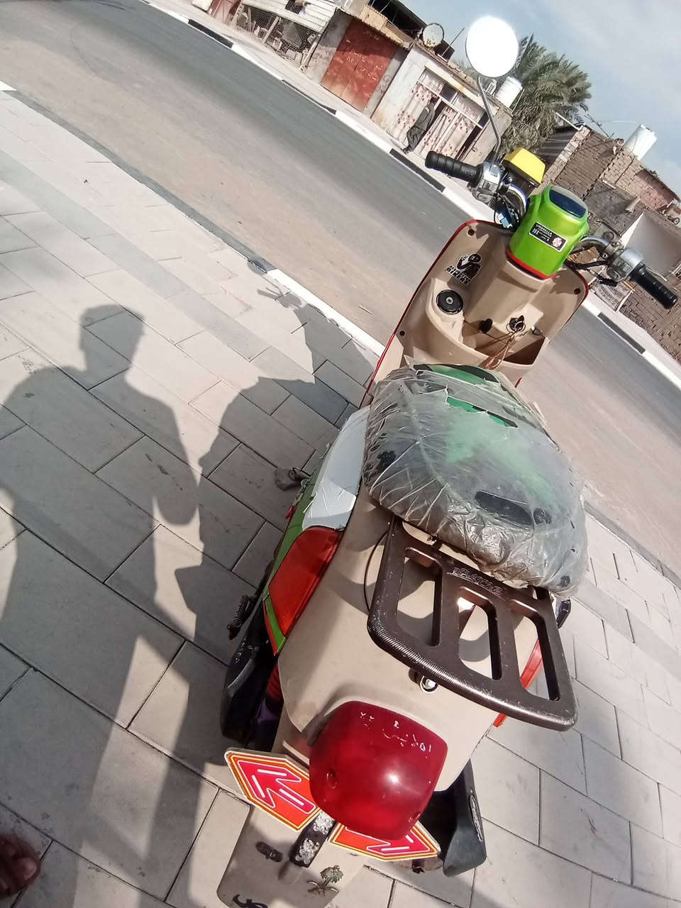 السلام عليكم دراجه بوليس مامفتوحه جهزه بكلشي كلشي شقال بيه شلعته تخبل السعر 800 وبيه مجال المكان المدينه بني منصور رقم الهاتف ***********
