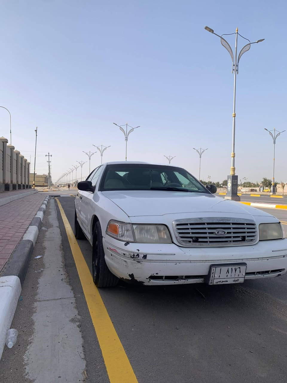 سلام عليكم 

فورد كراون فكتوريا موديل 2004 
السياره وارد امريكي شركه الهرموش بدون اي ضربه فقط صبغ عام اثر جراد 
مكينه و كير و حداديه كله بلادي و جديد التبريد فقط الفريز بي ليك و باقي كله موجود و شغال كل كهربائيات السياره شغاله رقم نجف مشروع وطني سنويه لل29  
مكان السياره كربلاء 
للاستفسار 
***********

