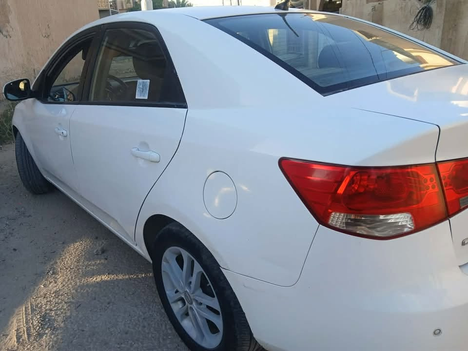 سيراتو ٢٠١١ مكينة ١٦٠٠ ماشيه ١٧٧ رقم سليمانيه سنويه نافذه قبل ١٠ ايام بااسمنا كفاله من الصبغ حته الدعاميات بيها بارد اباب السايق والدوسه خسفه السياره بلاديه وجاهزه كير محرك تبريد تخم تاير عارضها ٩٤ وبيها مجال ***********
