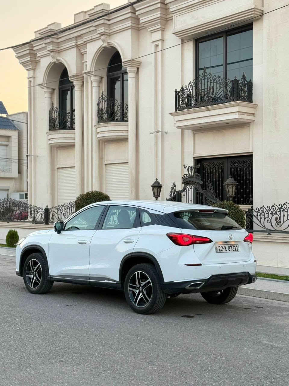 🚗  MG ONE 2023 – comfort 🚗
سەیارەکە نیو مواسەفاتە 20 کم 
رۆیشتوە دەعامی لۆ دەعامی هیچی نیە
مەکینە ١.٥ تۆربۆیە  بەهێزی ١٨١ ئەسپ
گێری CVT کوشن کارەبایی و دەرکە بەسمە چوار کامێرا ٣٦٠ پلە 
گێر و مەکینە بەشەرت سەنەوی و هەموو شتی تازەیە هەمووی بەشەرت

📌 نرخ: (١٥٤ وەرەقە)
📍 شوێن: (هەولێر)
📞 پەیوەندی: (***********)

السيارة شبه جديدة
📍 الممشى: 20  كم فقط
🔹 محرك 1.5 Turbo بقوة 181 حصان
🔹 ناقل حركة CVT
🔹 مقاعد كهربائية
🔹 تشغيل بالبصمة للأبواب
🔹 4 كاميرات – رؤية 360 درجة
🛠️ المحرك والجير تحت الضمان السنوي
✨ السيارة بحالة ممتازة وكل شيء فيها جديد وتحت الضمان
📌 السعر: (١٥٤ وەرەقە)
📍 الموقع: (أربیل)
📞 للتواصل: (***********) أربيل, العراق
