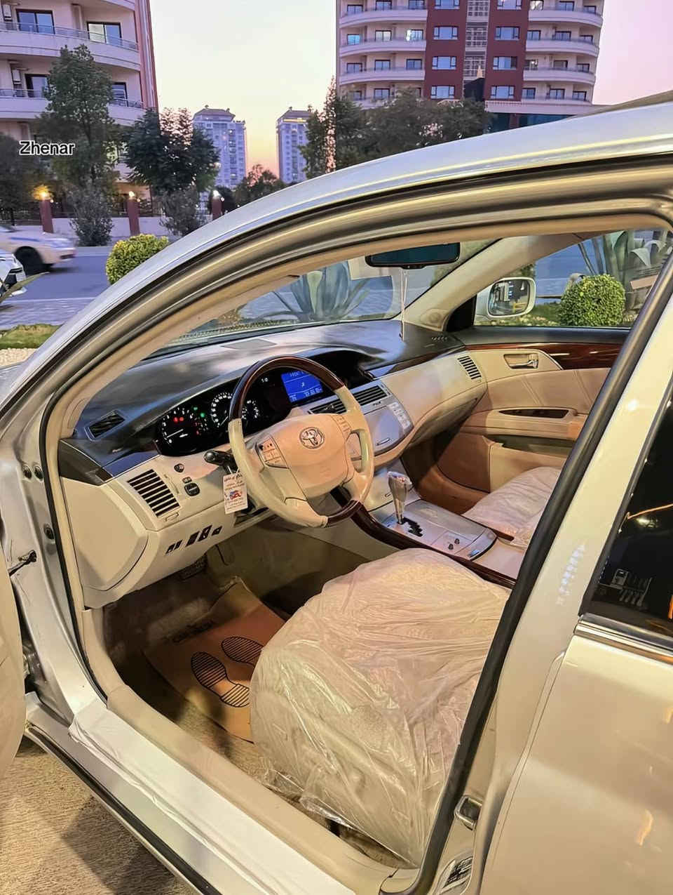 سلام و عليكم تويوتا افلون 2009 خليجي صلتنه فوول 
سعرا 139 مجال كلش قليل ✅
مواصفات بصمة 
سلايت 
كشنات جلد تبريد تدفئة جلد ميموري 
سماعات 🔊 Jbl 
حساسات امامي و خلفي 
بردة خلفية بعد هواي مواصفات 
سيارة ماشيه 176 الف گير محرك بشرط ممفتوح 
سيارة بدون قطرة صبغ فقط بيها مكانات قليل بارد 
رقم سنوية و هزة زينكة كلة جديد بسمنه مكاني كركوك 
*********** كركوك, العراق
