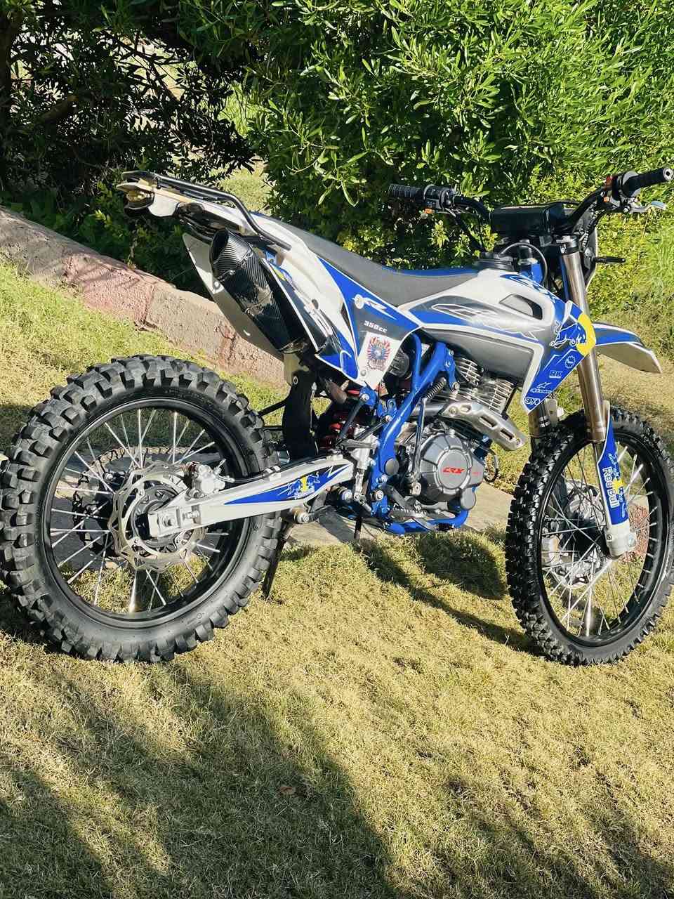 السلام عليكم 
قفاز crx
محرك 350cc
موديل 2025
شرط المحرك صبانه ما ممدود عليه
نگره سلف 
الموطور نضافه معنه الكلمه 
السعر مليون 500وبي مجال 
رقمي ‭٠٧٧١ ١٣٣ ١٧٣٦‬
