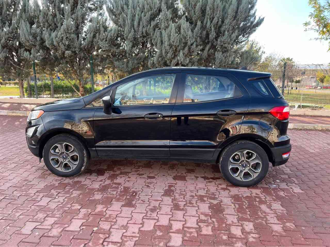 احترامي للآدمن ارجو الموافقه  
الرقمين بيهن واتساب 
***********–***********
فورت ايكو سبورت  موديل 2021 كلش كلش نظيفه 
سعر البيع 105 ورقه 
بيهه فقط جاملغ خلفي جهت السايق صبغ بدون دواخل 
محرك 3 سلندر المرغوب   ماشيه 35 الف كيلومتر 
 دينار مسرف مابيهه 
رقمها اربيل حديد دولي و تحويل بشرط 
مكان السياره دهوك قضاء عقره أربيل, العراق
