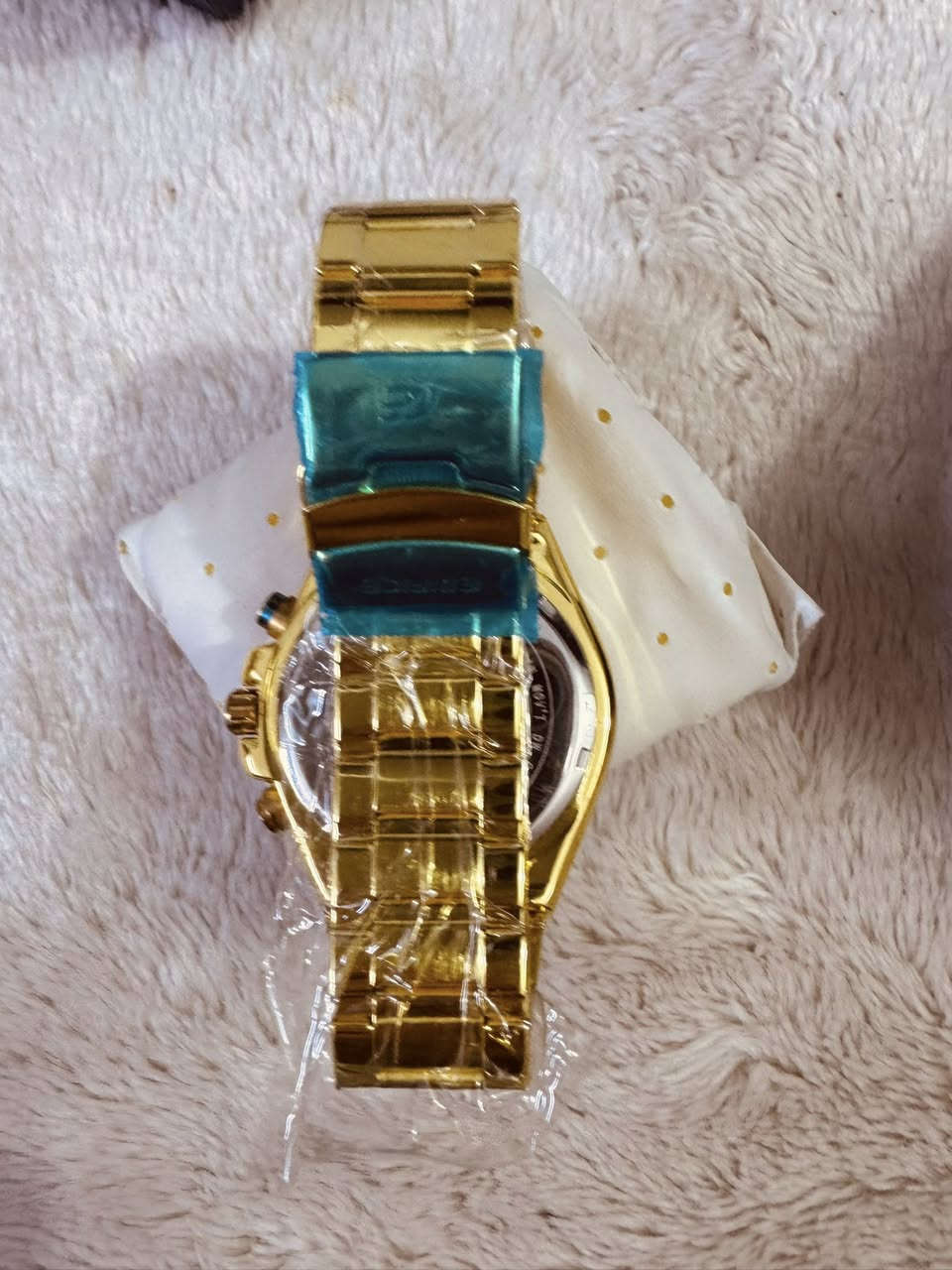 السلام عليكم ساعه كاسيو جديده مامستعمله ابد بعدها بلباكيت صناعه ياباني اصلي مكتوب في ظهر الساعه  سعرها ٢٥٠ 
مكاني البياع الرساله الثالثه 
***********
