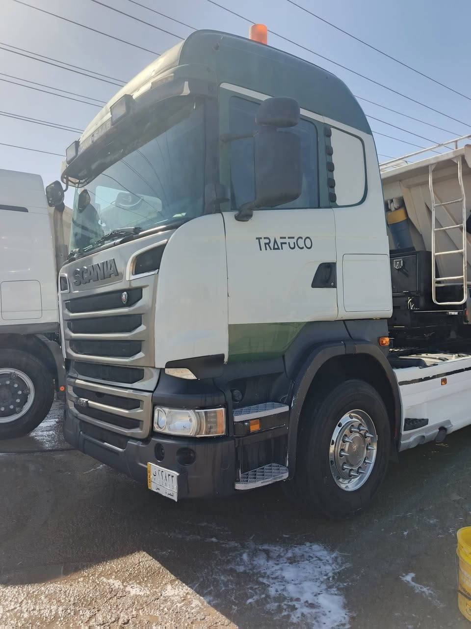 السلام عليكم سكانية للبيع موديل 2005محرك انجكتر خطين مجموعة سكس باج بطن تخم تاير جديد سنوية قلاب اربعة محاور سيارة جاهزة للعمل الاستفسار على رقم ***********
