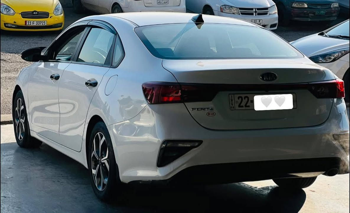 السلام عليكم كيا فورتي 2021
بيها صبغ جاملغ وباب ونص بنيد بيها داخل بسيط بلقاعده مال الجاملغ بدون شاصي شرط صوره الحادث مرفوقه بلمنشور
ايرباك ستيرن فقط
السياره نص فول سياره جديده
ماشيه 58 بدون بارد السياره 
مكينه كير كله شرط شركه
رقم اربيل سنويا جديد 
كابون بيها السعر 135وبيها مجال بسيط 
مكان السياره موصل الايسر 
للاتصال
***********/***********
