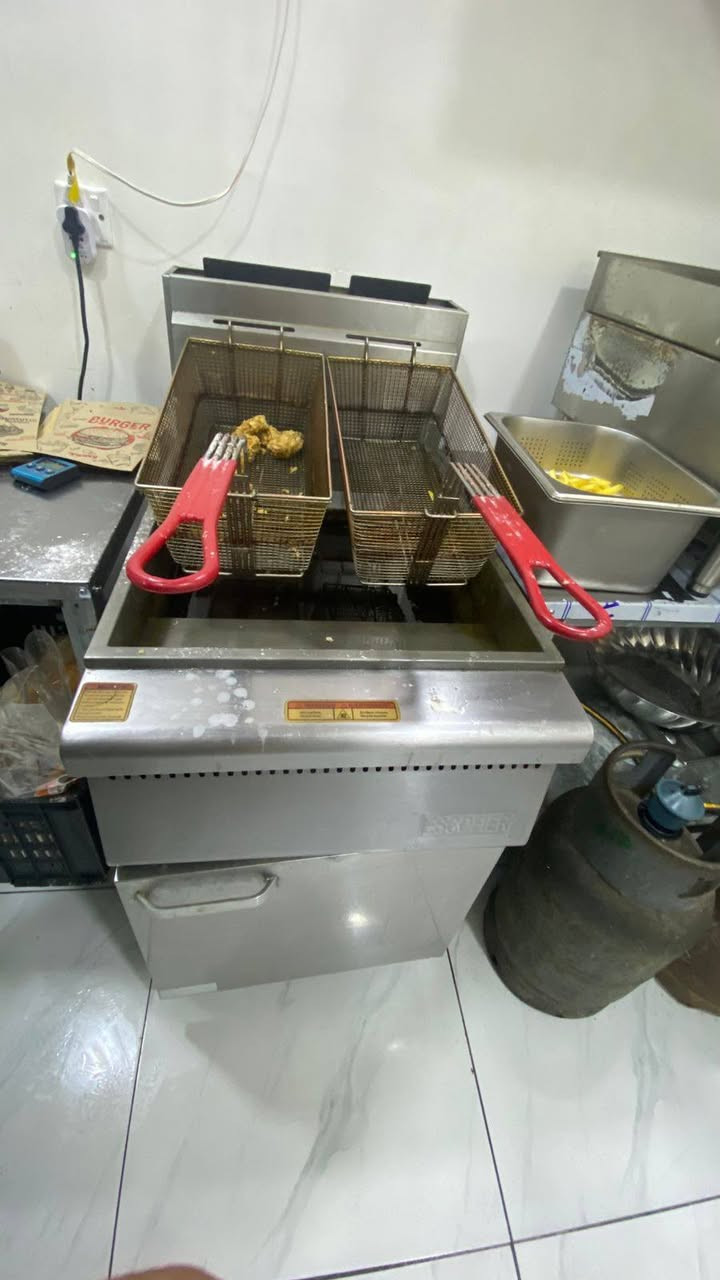 ‏سلام عليكم
 عندي قلاية مال كنتاكي هم مشتغل شي قليل الاستفسار الاتصال على هلا رقم ***********6
