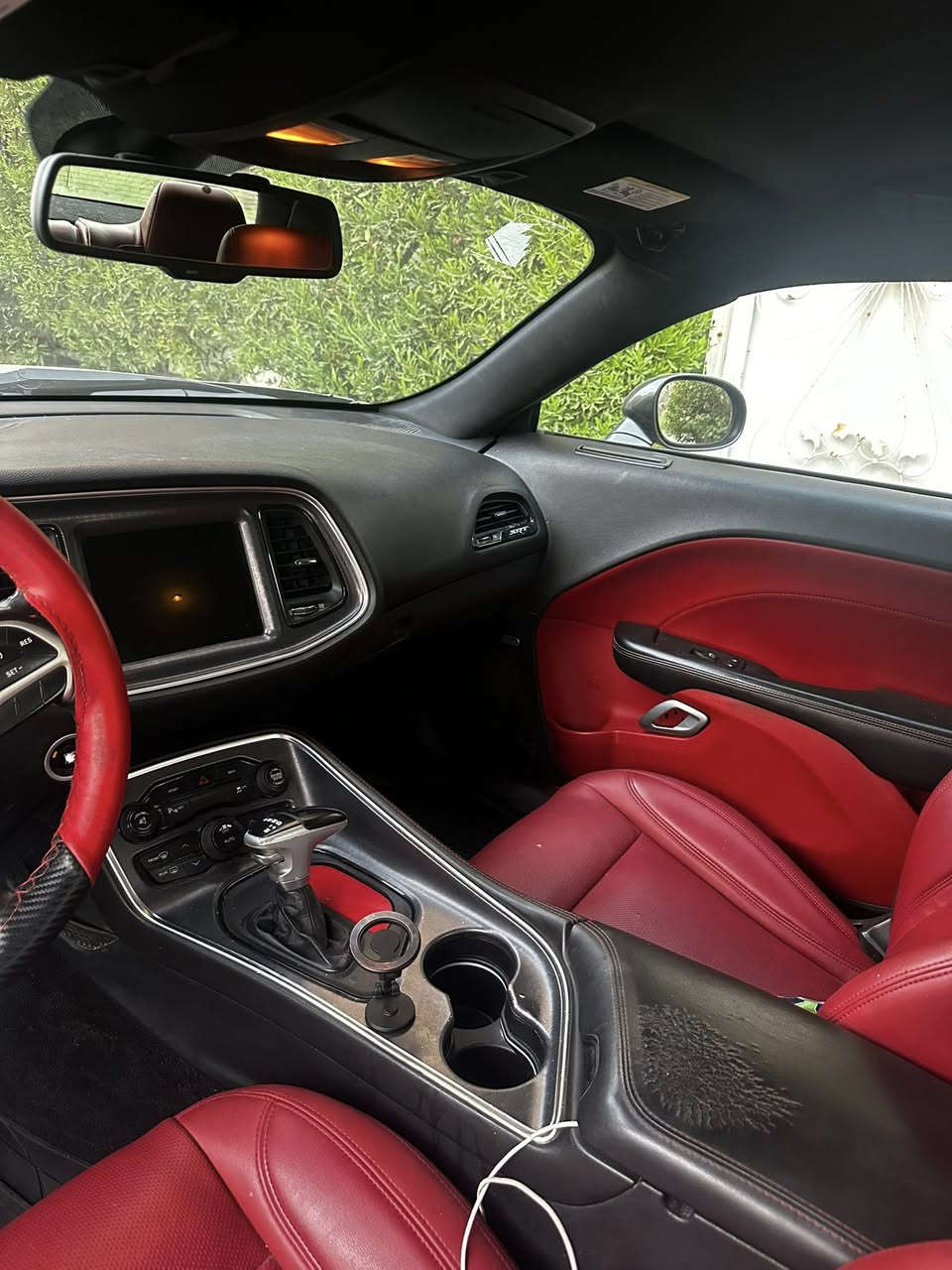 Dodge challenger sxt 2016
جالنجر 2016 ماشية 153 بيها صبغ 3 قطع بدون دواخل وجميع الايرباكات سليمة مواصفات :
‎-محرك 3600 
‎-تشغيل عن بعد
‎-بصمة تشغيل مع بصمة ابواب
‎-داخل لونين اسود مع احمر
‎-كراسي تدفئة تبريد
‎-كراسي جلد مع كهرباء
‎-ستيرن كهرباء
‎-ستيرن تدفئة
‎-شفات ستيرن
‎-دكمة سبورت 
‎-حساسات خلفية
‎-شاشة كببرة مع كامرة خلفية
‎-تبريد قطعتين منفصل
‎-ويل كب حجم 20 
سيارة جديدة جدا وجاهزه كير محرك   مكاني بغداد حي الجهاد سعر 134 وبيها شي بسيط 
***********
